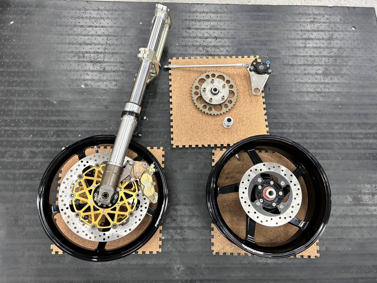 ゼファー1100 モリワキ45パイ CBR900RR マルケ ブレンボ 足回りセット 送料無料 拍卖