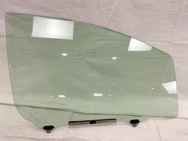 ヴィッツ DBA-KSP90 右Fドアガラス Fアドバンスエディション 4S8 68110-52180拍卖