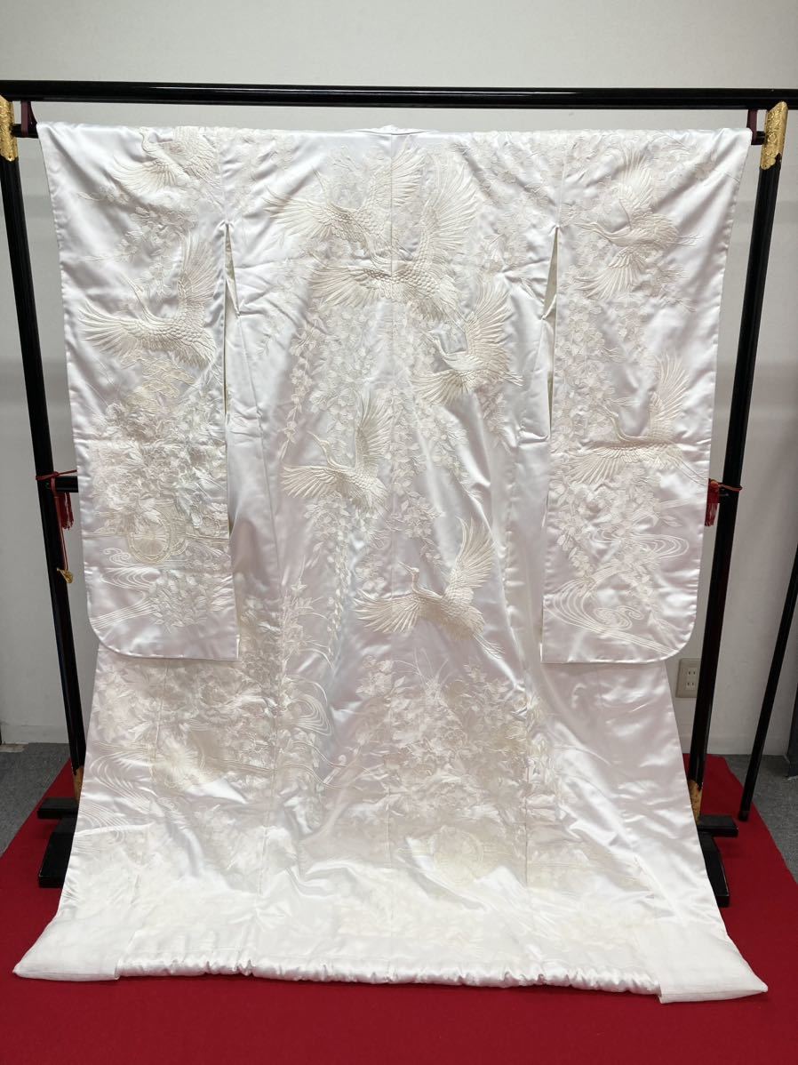 【送料無料】堀) 白打掛 ③ 花嫁 白無垢 着物 打掛 和装 衣裳 ブライダル 打掛 結婚式 挙式 撮影 鶴 花 刺繍 婚礼 神社 華やか (231108)拍卖