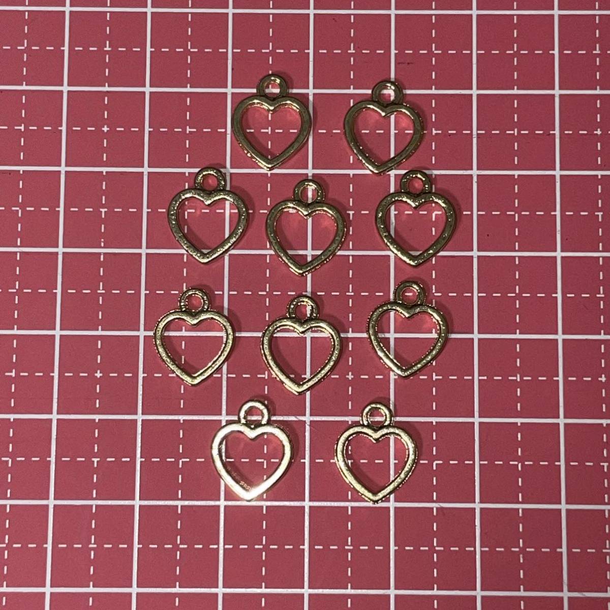 ☆即決☆送料込☆●ローズゴールド ハートチャーム 10個 ハンドメイド 手作り メタルパーツ拍卖