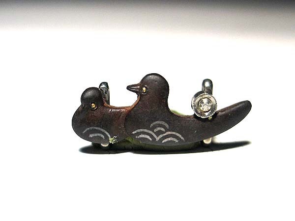 【桃】アンティーク帯留め:金工鉄地象嵌夫婦千鳥拍卖