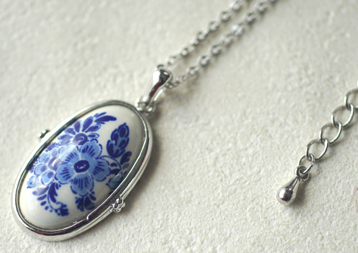 レトロ アンティーク風 デルフト陶器 青い花模様 楕円形カボション ネックレス ヴィンテージ オランダ拍卖
