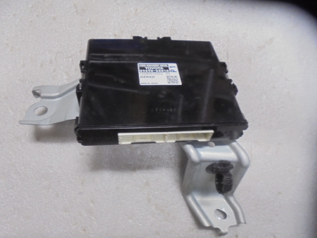 ZGE22 ウィッシュ パワーマネジメントコントロール 1811-5970拍卖