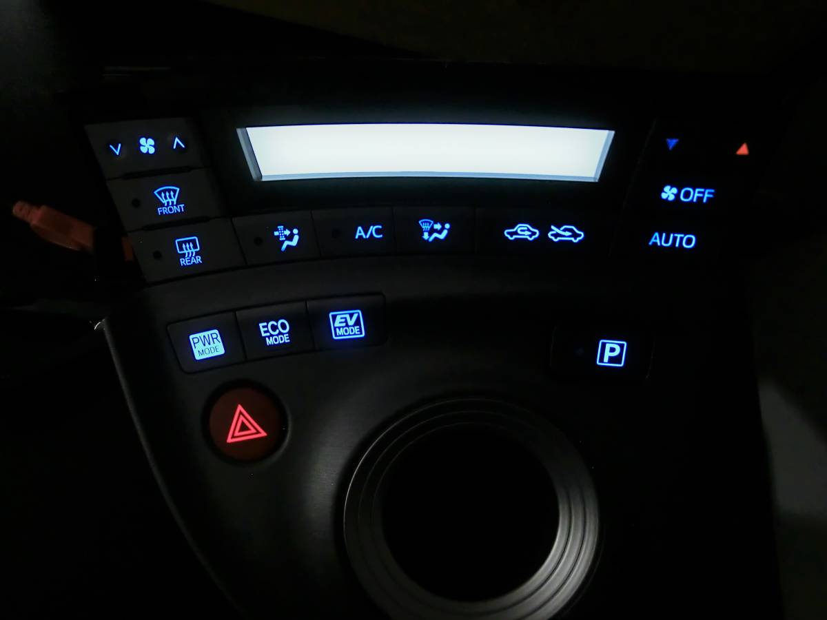 プリウス ZVW30 後期 LED打ち換え済み エアコンパネル&シフトパネル☆ モードスイッチ、パーキングスイッチ、ハザード付き拍卖