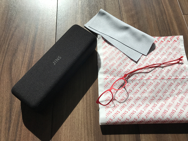 JINS ケース&クロス&袋&メガネのゴム 4点セット 黒/ハードケース/眼鏡ケース/メガネクリーナー/眼鏡拭き/ラッピング/ギフト/包装/ジンズ拍卖