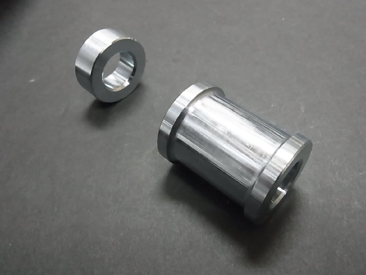 【OUTLINE製品】GT380 リヤアクスルシャフトカラー左右セット▲アウトライン製▲SUZUKI▲09180-17036▲09180-17035▲新品▲拍卖