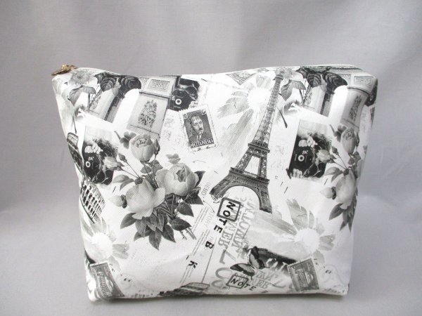 ヨーロッパ風プリント柄 大型クラッチバッグ◇WH×BK W31cm拍卖