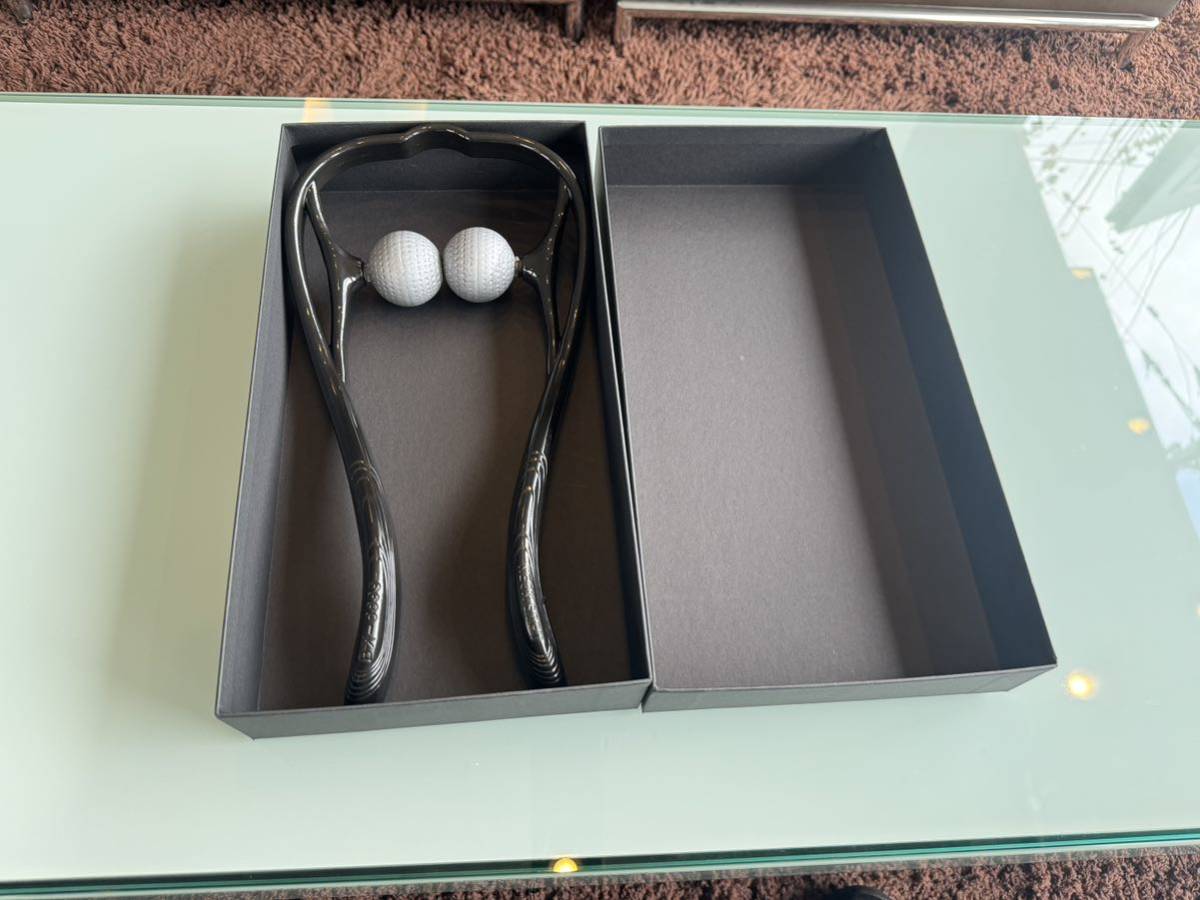 美品!ネックマッサージャー 首ストレッチ 太もも ふくろはぎ 足 マッサージ ほぐす ストレートネック もみほぐし 整体 指圧拍卖