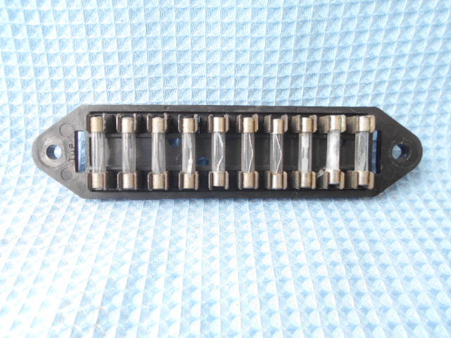 レア 旧車 ヒューズ ボックス ホルダー 縦18cm 横4cm 10連拍卖