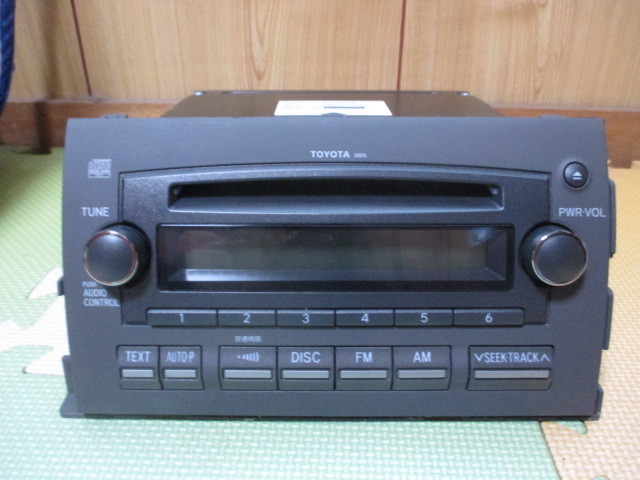 トヨタ アイシス CDデッキ CQ-JT5701AJ 動作OK拍卖