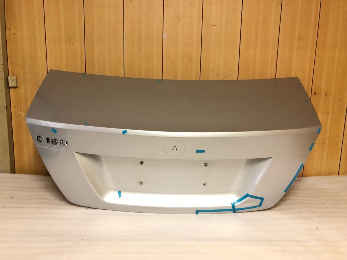 ベンツ Cクラス C180 セダン リアゲート シルバーメタリック系 少損!拍卖