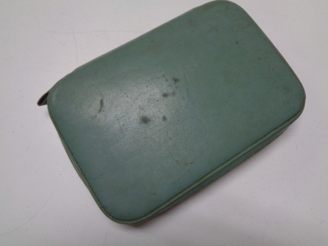 d497-60【1円~】 昭和レトロ 資生堂 旧ロゴ 牛革 携帯用化粧ポーチ 18.5センチ×13センチ×厚さ約3センチ アンティーク拍卖