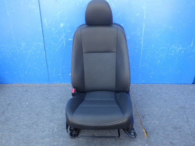 【E】トヨタ純正 レザー 革 合皮 ロントシート アシスタントシート 左/助手席側 G ブラックソフトレザーセレクション NHP10 アクア拍卖