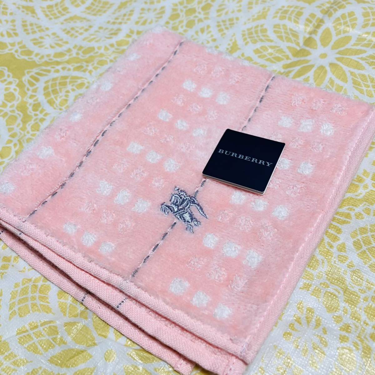 【人気柄】新品/BURBERRY/タオルハンカチ/正規品/バーバリー/綿100%/未使用/匿名発送/ノバチェック/ハンドタオル/日本製/大判/水玉拍卖
