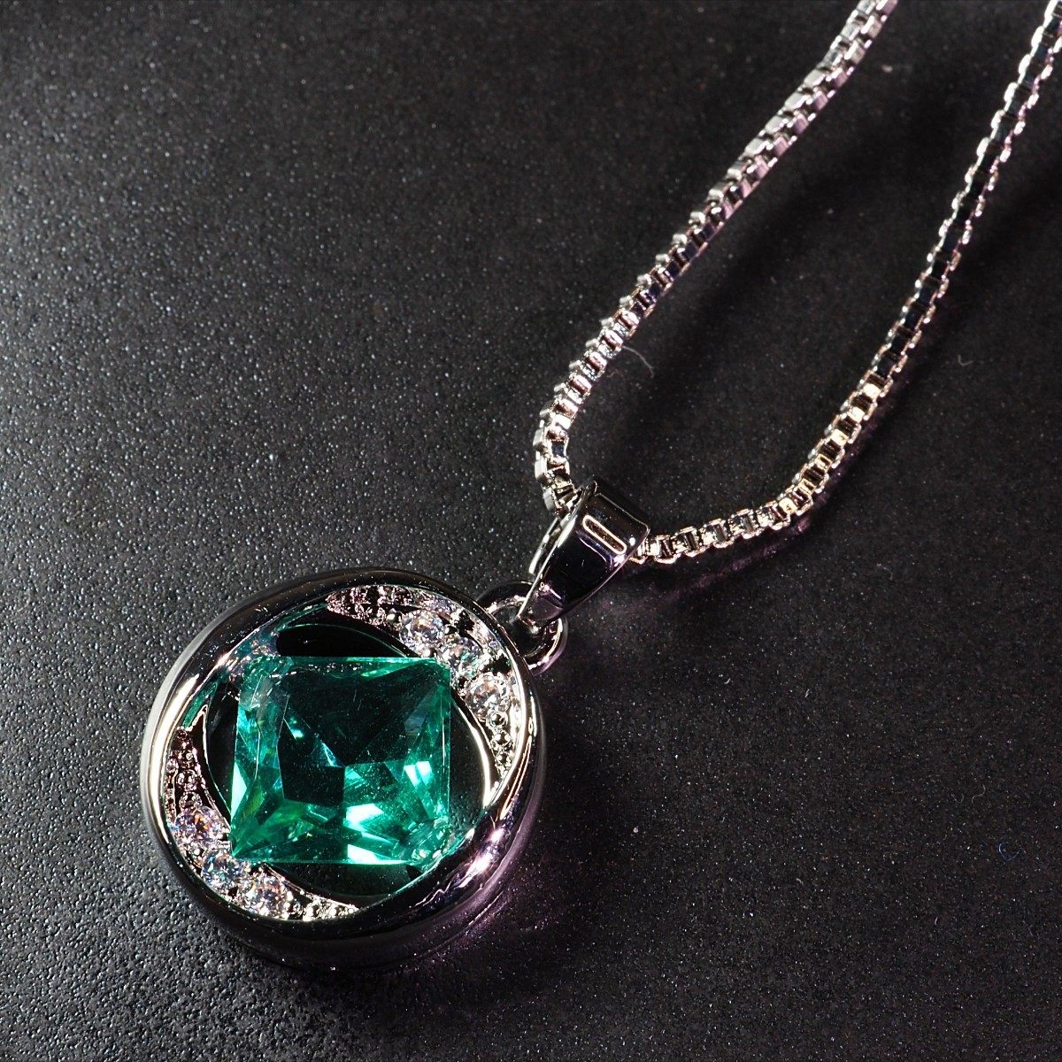 グリーンストーン シルバー ネックレス拍卖