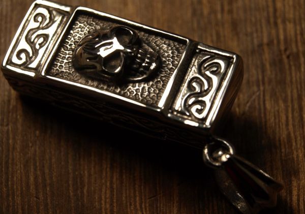 ハーモニカ型ペンダント★スカル★ステンレス製★音出ます拍卖