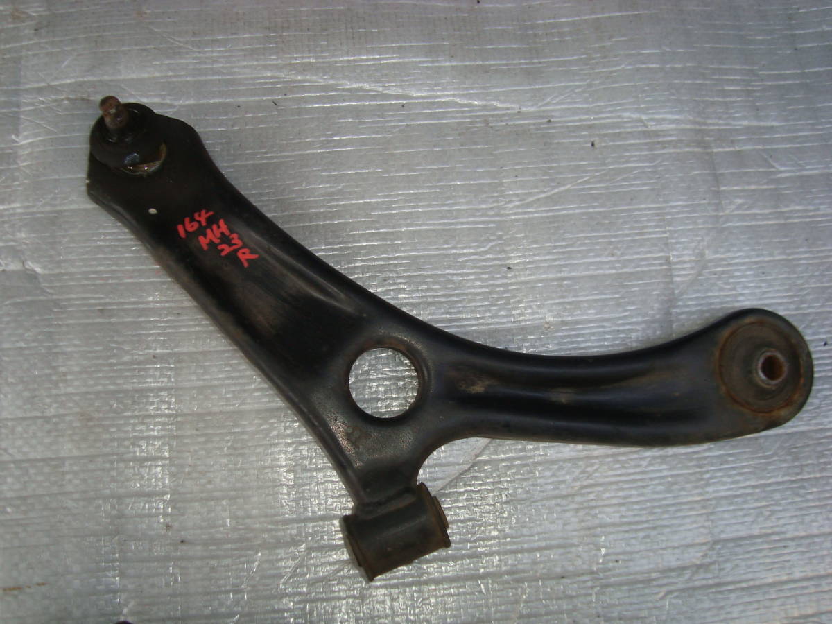 164 ワゴンR MH23S フロント 右 ロアアーム 運転席側拍卖