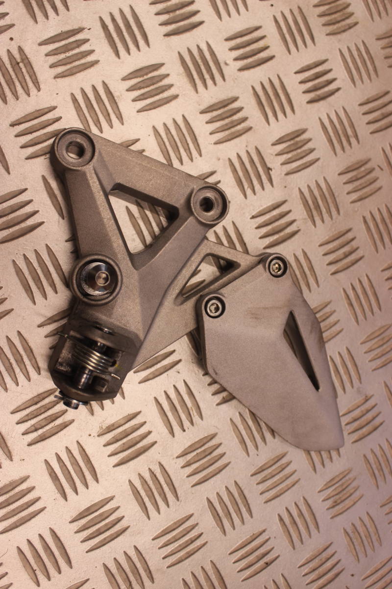 ぬ 2023年式 CBR250RR MC51-150 後期 純正 左 ステップベース拍卖