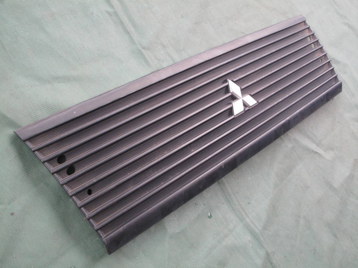 G U61V U62V ミニキャブ 純正 フロントグリル MR557320拍卖