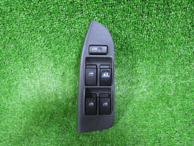 ダイハツ エッセ L245S パワーウィンドウスイッチ 中古 84820-B2090 515175-000 12ピン4ピン カバー付き A2283拍卖