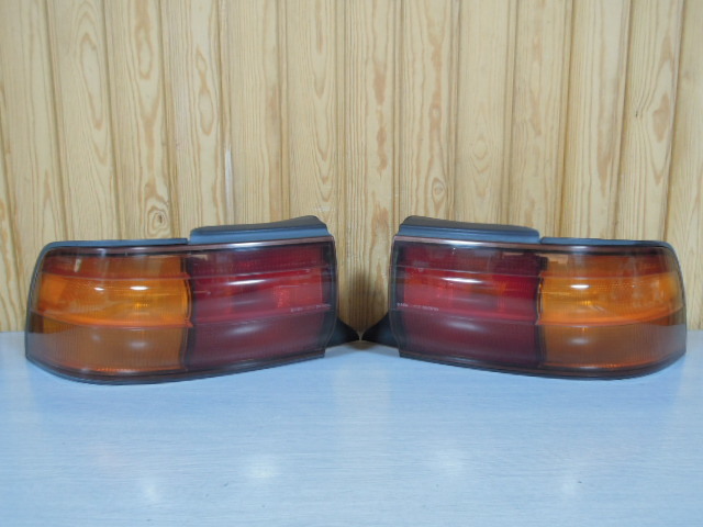 トヨタ カムリ SV30 テールランプ 左右 セット 中古 KOITO 32-90 L/R 220-75278 R-874 A2303拍卖