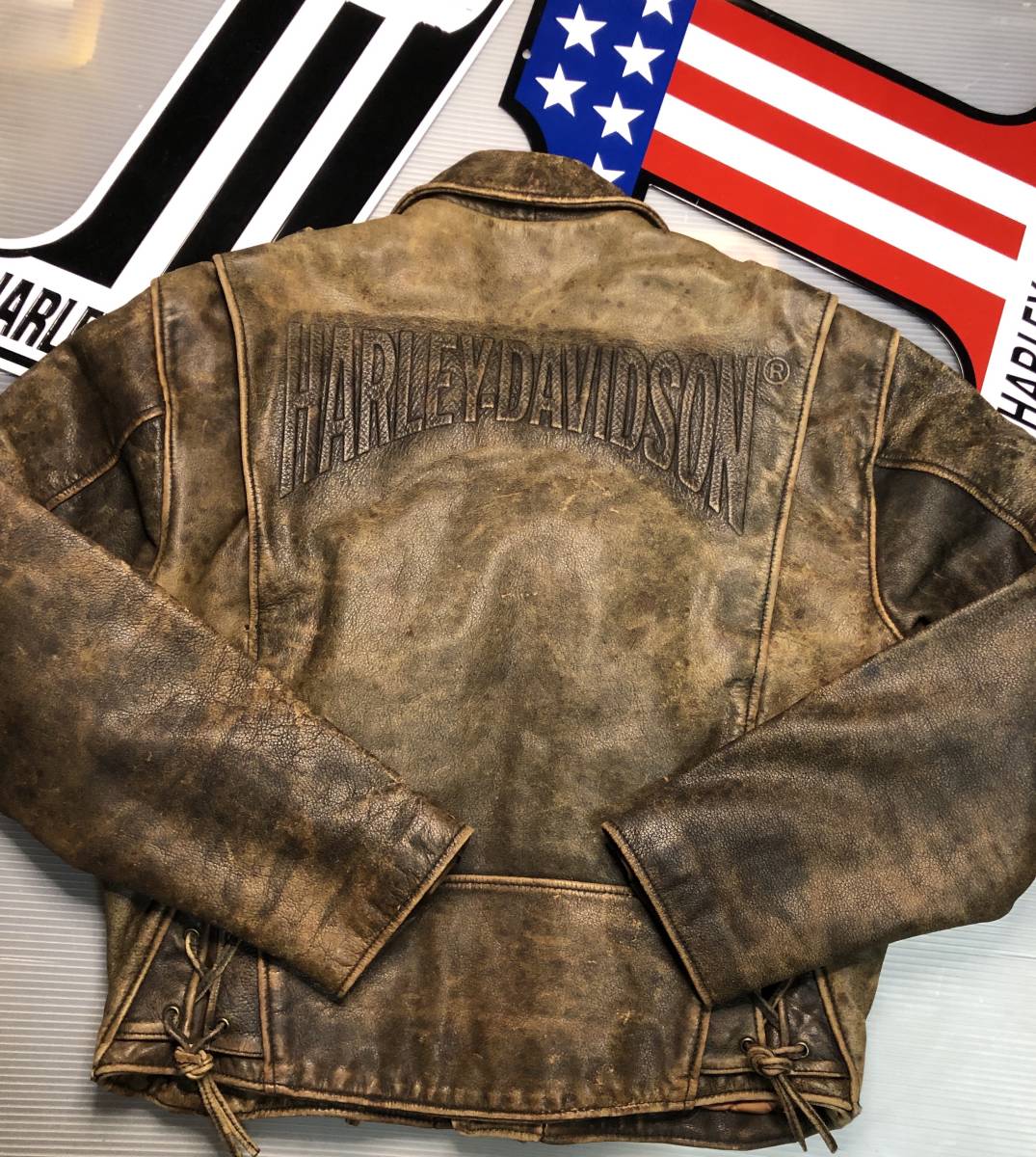 【稀少なロゴエンボス・モデル!入手困難】ハーレーダビッドソン Wダブル カウハイド・レザー 高品質HD純正本革 ライダース ジャケット拍卖