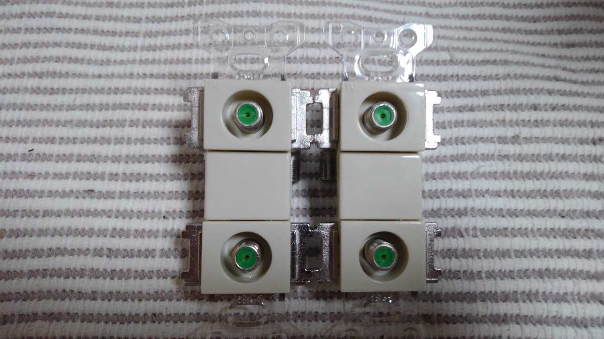 東芝 TUFW-77-7B 2端子TVターミナル 新古 2個から 拍卖