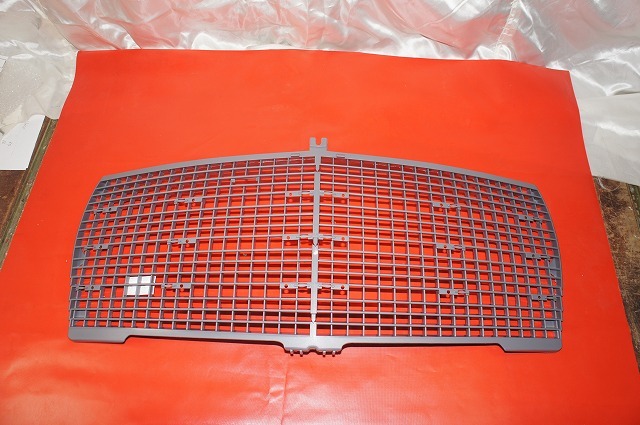 メルセデスベンツW126用ラジエターインナーグリル (27)拍卖