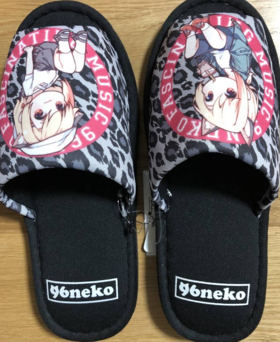 即決 96猫 スリッパ 新品タグ付き ルームシューズ 歌い手拍卖