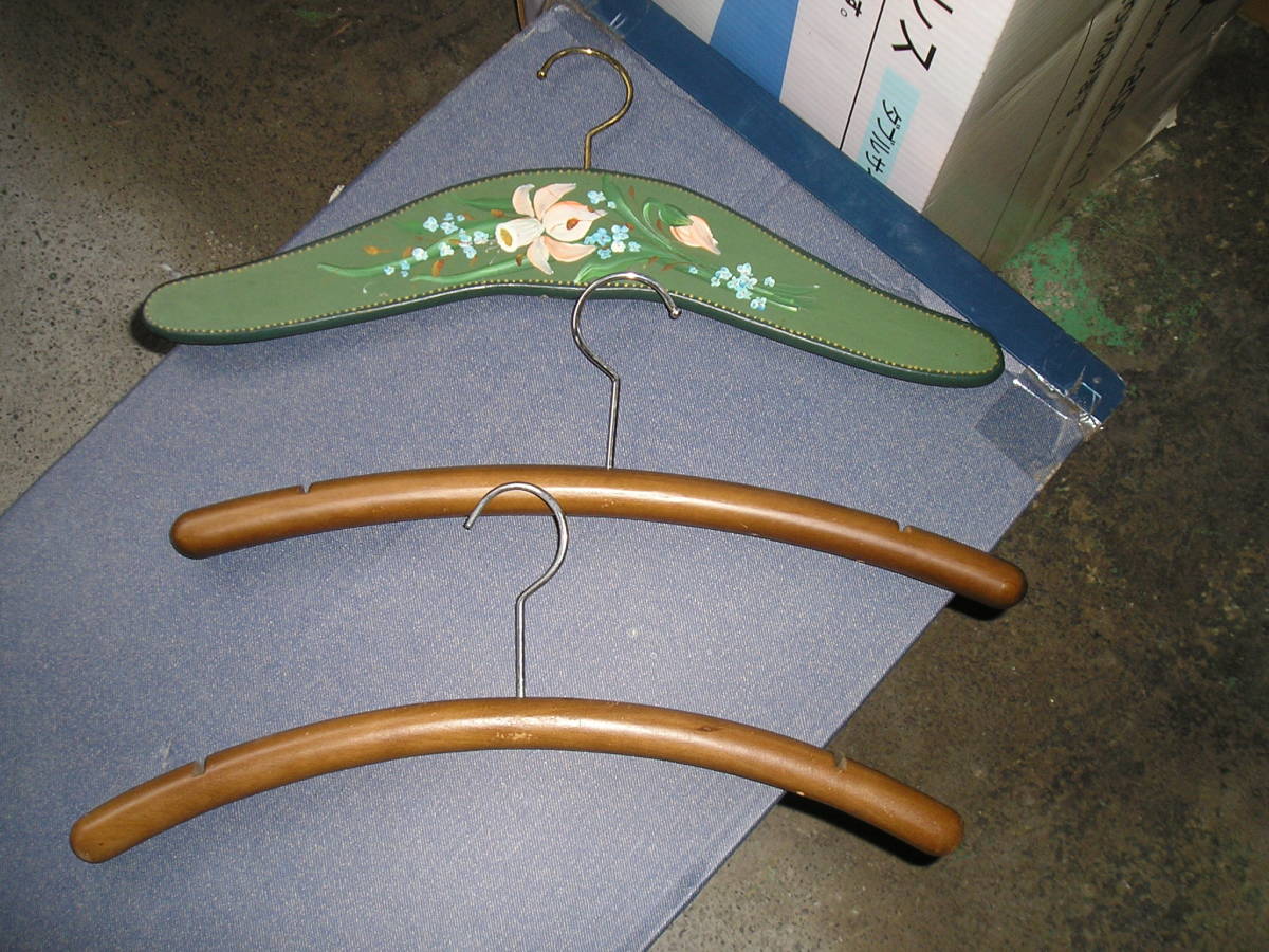 ブティック用 洋服ハンガ- ◆ 62本 ◆ 業務用 ◆ 木製 【保管 倉庫】拍卖