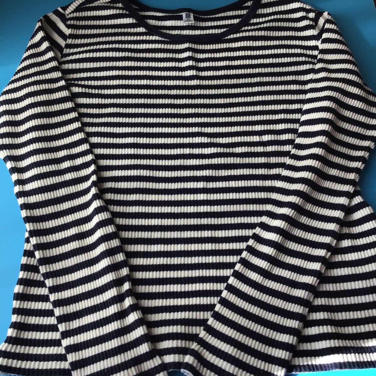 used 子供服「 UNIQLO 紺白 ボーダー柄140cm 長袖 Tシャツ 」 綿97% / 多少の色褪せあり / ワンピースの下に合わせて / ユニクロ拍卖
