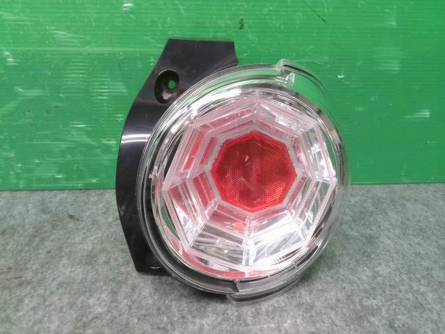 キャスト DBA-LA250S 右テールランプ アクティバG SA2 81550-B2650拍卖