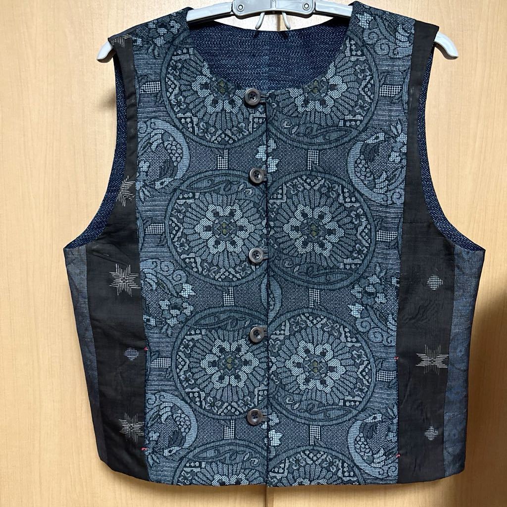 大島正絹.着物リメイク.ベスト.表と裏着れます拍卖