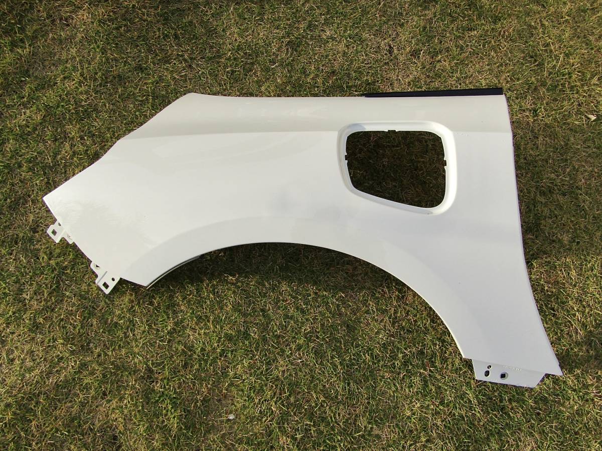 BMW G29 Z4 純正 右 リアフェンダー フェンダー 白 ホワイト ■■ 11120103拍卖