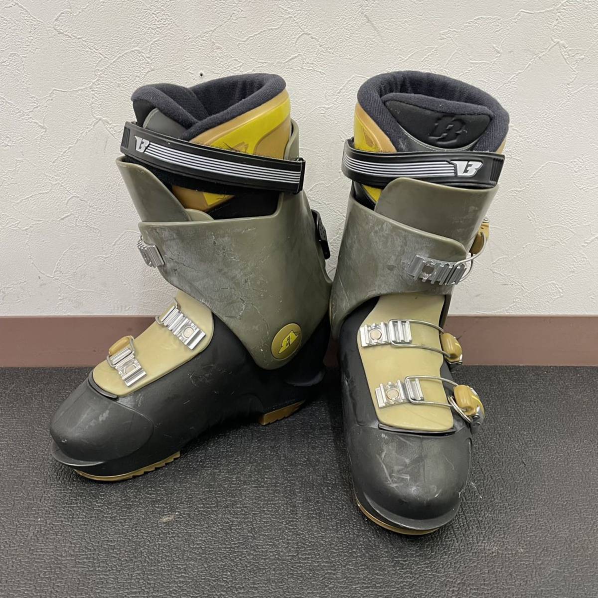 【SB046】中古スキーブーツ☆BURTON バートン☆SHADOW☆サイズ:23.0~25.0cm☆ファンスキー スキー用品 スノーウェア拍卖