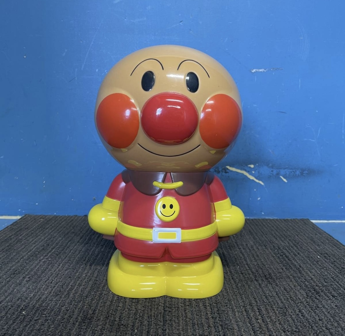 □岐阜発/アンパンマン/オブジェ/プラスチック製/小物入れ/お菓子が入っていた容器です/中身はありません/中古品/R4.12/14□拍卖