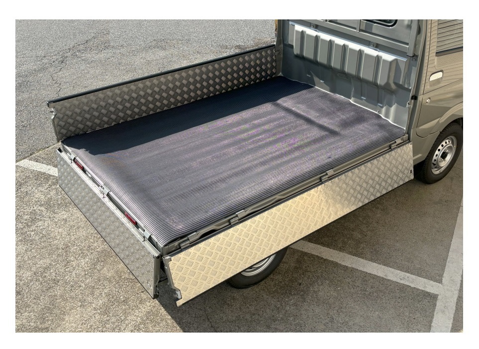 ◎軽トラ キャリイトラック DA16T【アッパーメンバーガード付車両】(チェーン無用) 荷台あおりインナーパネル アルミ縞板 3枚SET拍卖