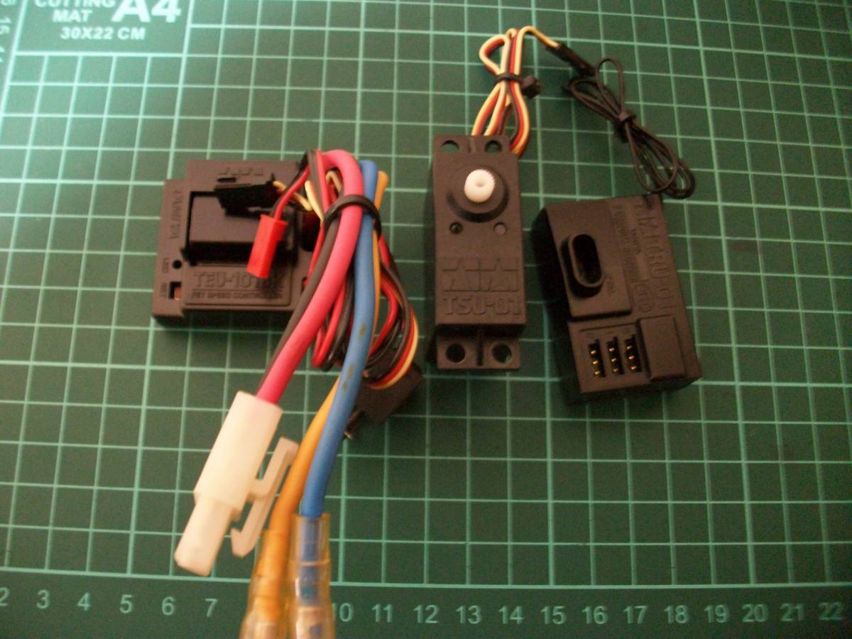 【激安目玉商品】田宮 アンプ(TEU101BK)サーボセット クリスタル無 簡易通電動作確認済 一応ジャンク扱 レターパック送料一律!!拍卖