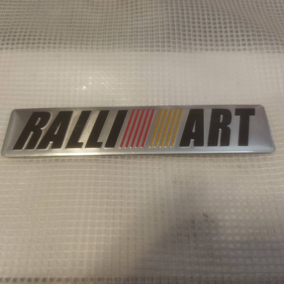 【ゆうパケット送料込】RALLIART エンブレムプレート シルバー 縦2.7cm×横12cm×厚1mm ① ラリーアート 三菱拍卖