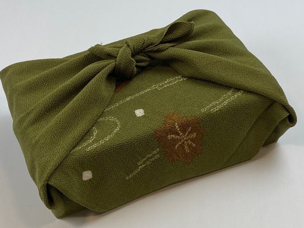 ▼三作▼送料無料 新品税込 正絹 絞り ちりめん風呂敷 二巾 22 訳あり拍卖