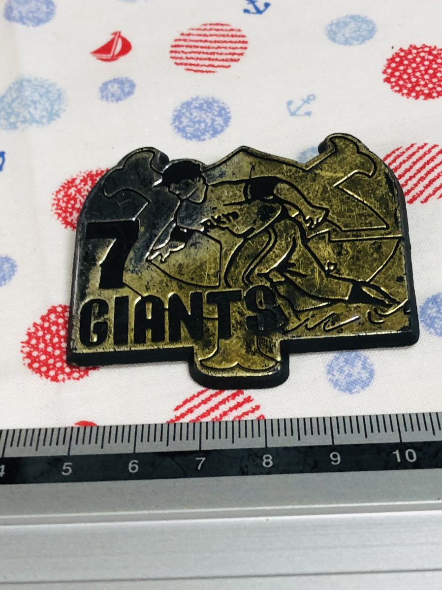 昭和レトロ バッジ 読売ジャイアンツ 巨人 7拍卖