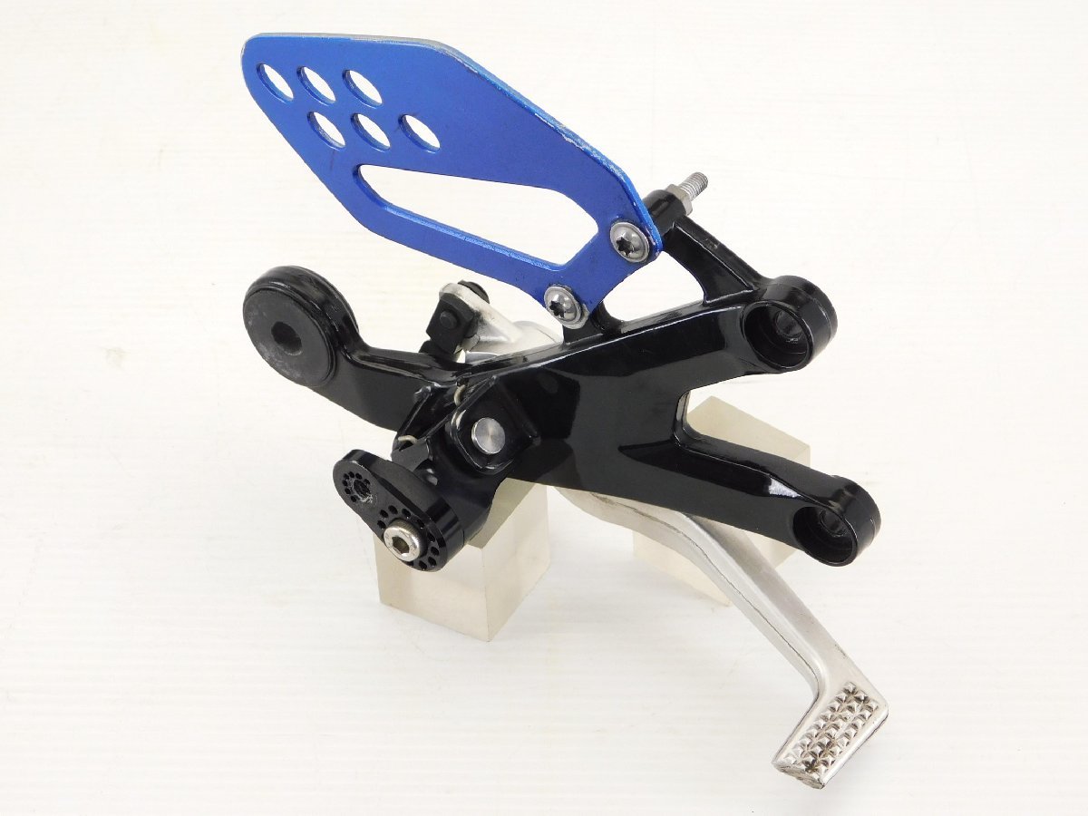 60【評価A】 BMW S1000R S1000RR 純正 ステップ 右 セット ペグジョイント ブレーキ ペダル プレート ホルダー ヒールガード 46717708574拍卖