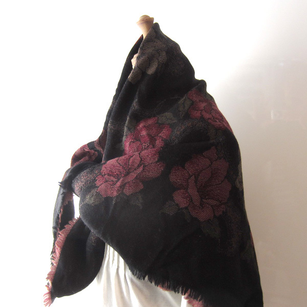 美品 シックな色合い ジャガード織りのような大判スカーフ拍卖