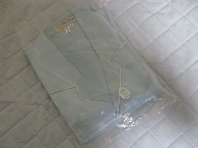 未使用 男性タイシルクパジャマ 水色 L 身長165-170cm~相当拍卖