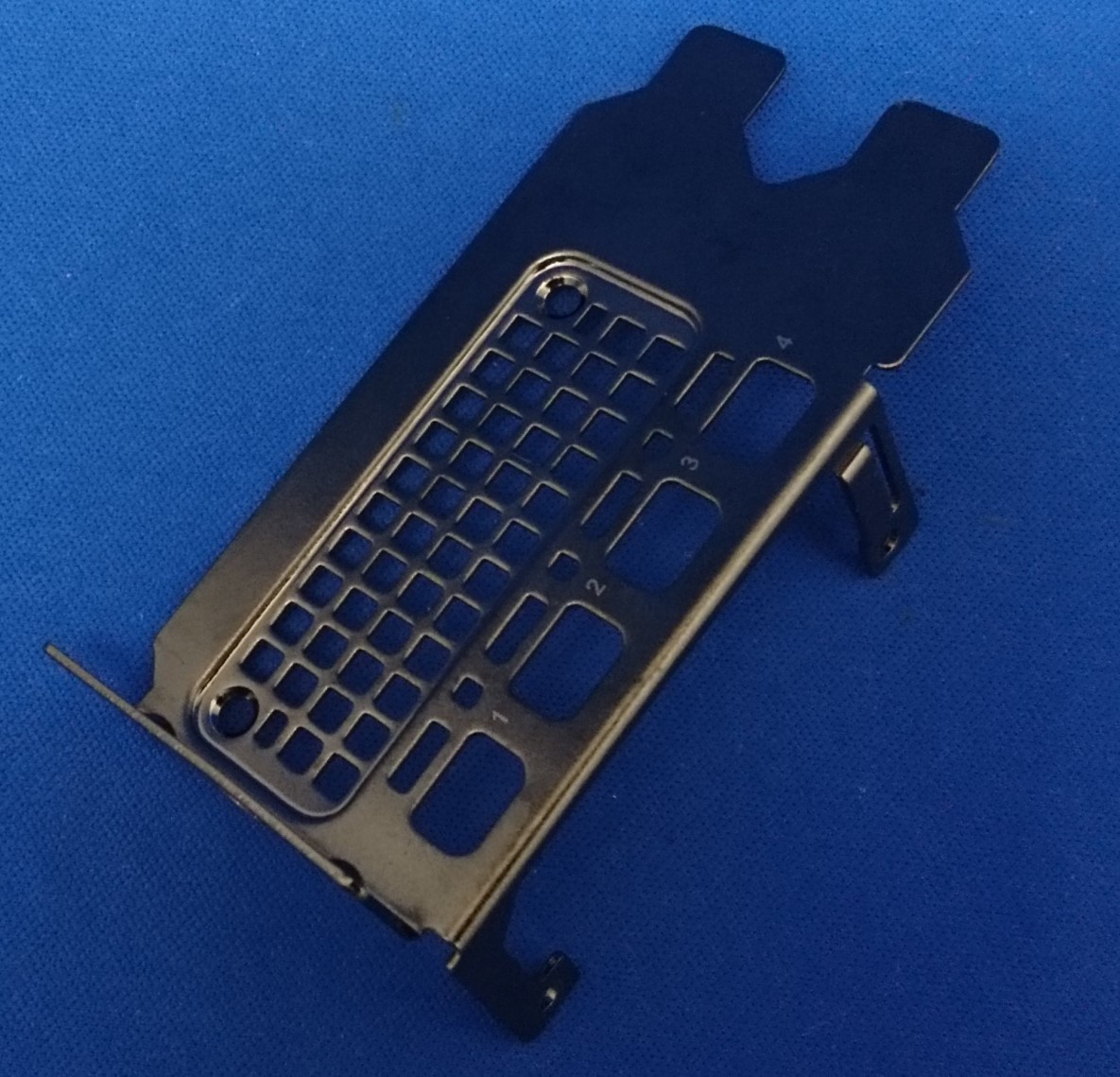 【未使用】NVIDIA RTX A2000用ロープロファイルブラケット ③拍卖