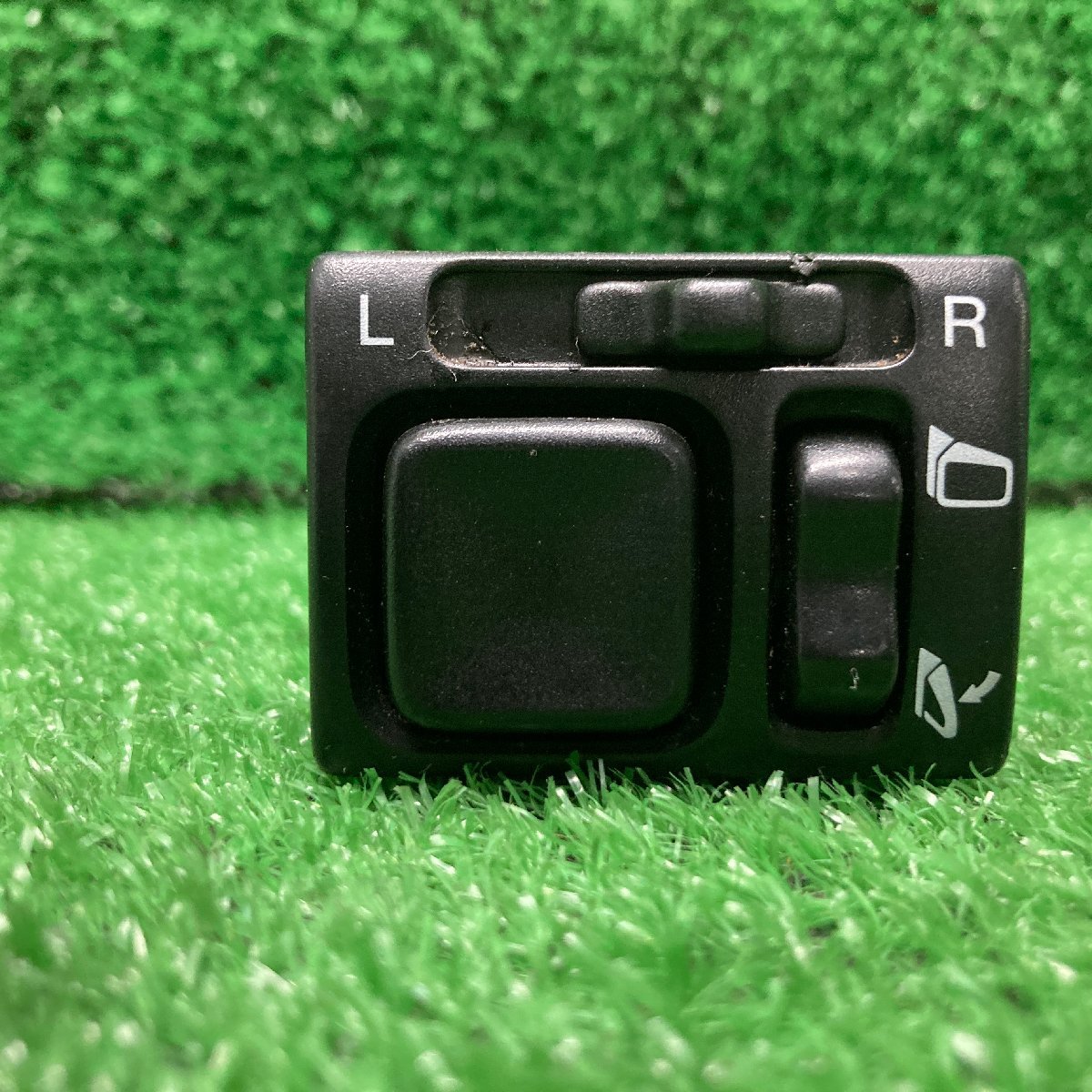 ♪♪最終値下げ!! アルト GⅡ HA24S 電格スイッチ ミラースイッチ (W5620)♪♪拍卖