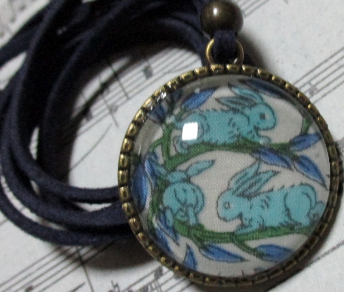 * リバティ Cottontail コットンテイル ネックレス *うさぎ ウサギ 水色拍卖