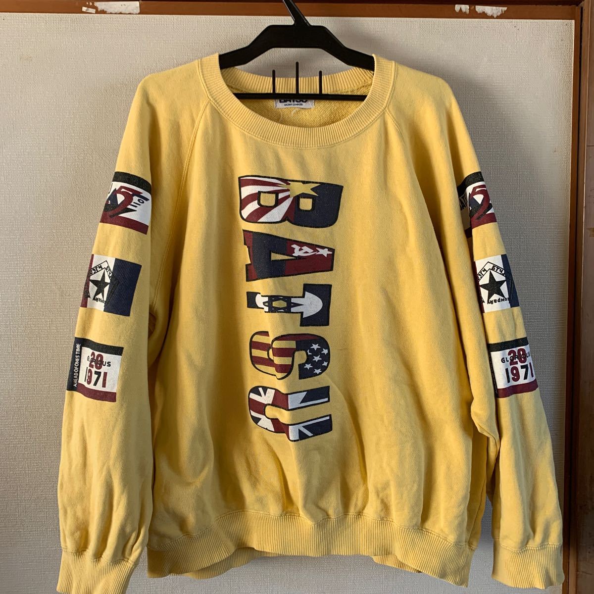 バツクラブ、BA-TSU、レディース、トレーナー、スウェット 、綿100、黄色に大きめ前袖にロゴ、室内着に可愛いです拍卖