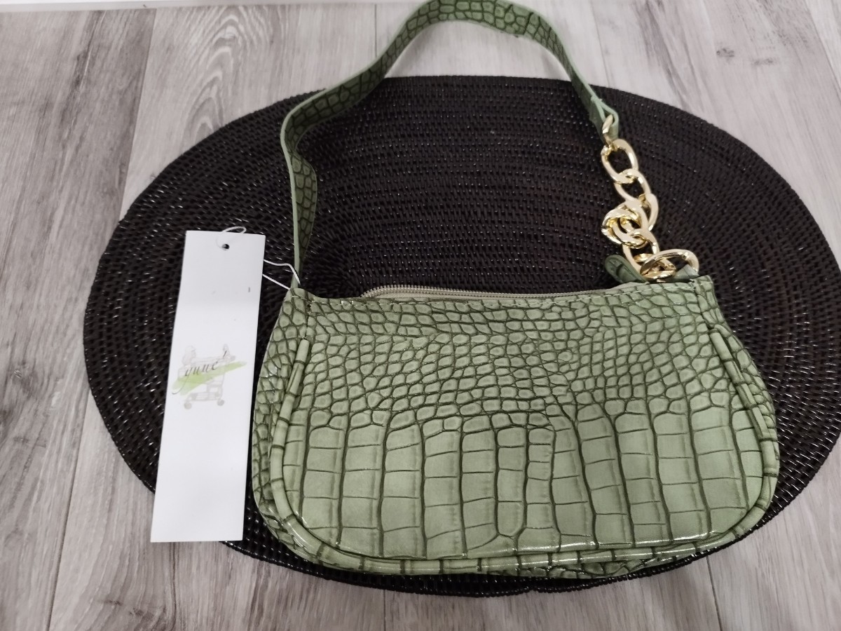 匿名配送無料】新品 タグ付き クロコダイル風 ショルダーバッグ ミニバッグ パーティーバッグ クーポン適用拍卖
