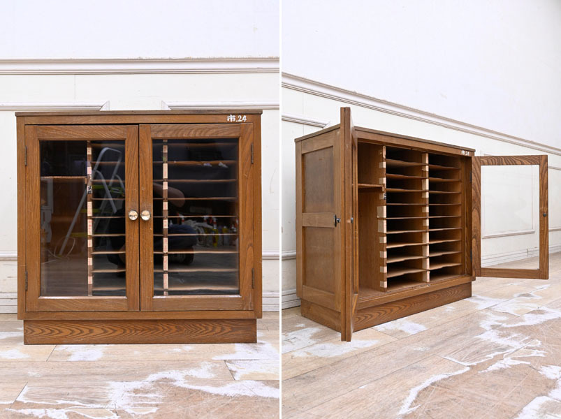 FX38 アンティーク 昭和レトロ 無垢材 天然木 キャビネット 小物棚 ケビント 医療棚 カルテル 飾棚 コレクションケース拍卖